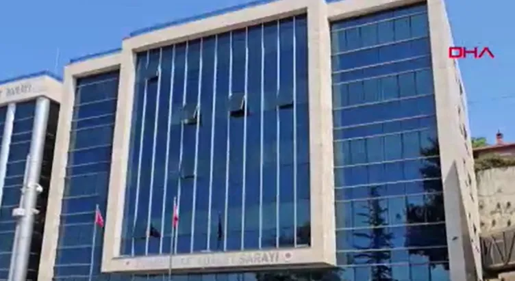 Soyunma kabinindeki kadınları gizlice çekti! İğrenç olayı 16 yaşındaki kız ortaya çıkardı!