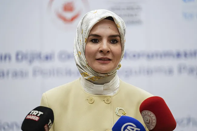 aile-ve-sosyal-hizmetler-bakani-goktas-geldigimiz-noktada-asil-tehlike-evlerde-odamizin-icinde-1777316154407.jpeg Aile ve Sosyal Hizmetler Bakanı Göktaş: Geldiğimiz noktada asıl tehlike evlerde odamızın içinde