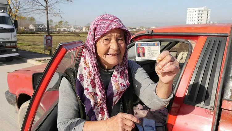 71 yaşındaki Fatma teyze her gün 100 km yol yapıyor!