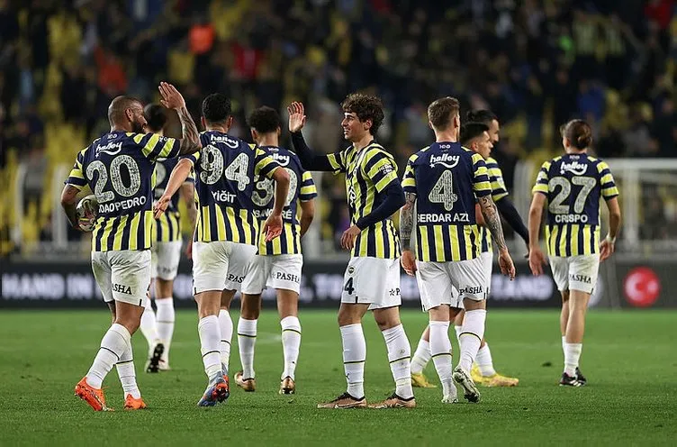Son dakika Fenerbahçe transfer haberleri: Parayı veren düdüğü çalacak! Fenerbahçe’ye yıldız oyuncudan tarihi gelir...