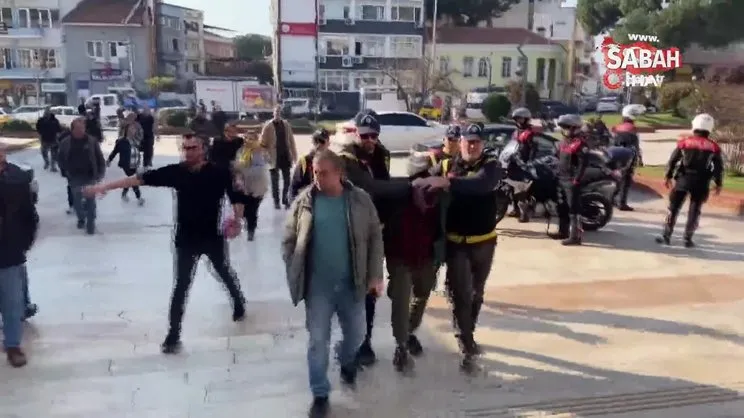 İşlediği cinayet sonrası elleri cebinde çıkmıştı, kelepçeli adliyeye girdi | Video