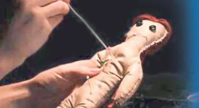 İzmir’de benzeri görülmemiş olay! 2 kadın, 1 adam ve büyülü tehdit!