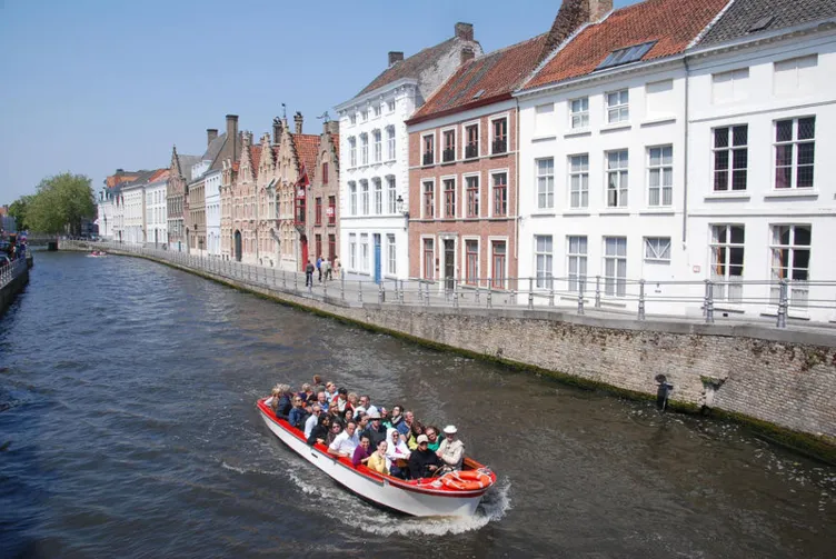 Kuzey Avrupa’nın kanallar ve renkler kenti; Brugge