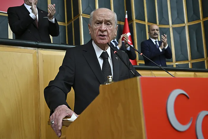 son-dakika-mhp-lideri-devlet-bahceliden-onemli-aciklamalar-1761033600726.jpg Son Dakika | MHP lideri Devlet Bahçeli'den önemli açıklamalar: KKTC Türkiye'ye katılmalıdır
