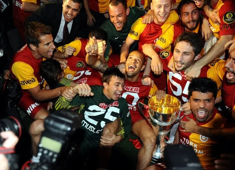 Şampiyon Galatasaray kupayı Kadıköy’de aldı