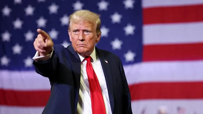 trumptan-yeni-yaptirim-karari-iranla-ticaret-yapana-yuzde-25-vergi-1768256058875.jpg Trump’tan yeni yaptırım kararı: İran’la ticaret yapana yüzde 25 vergi!