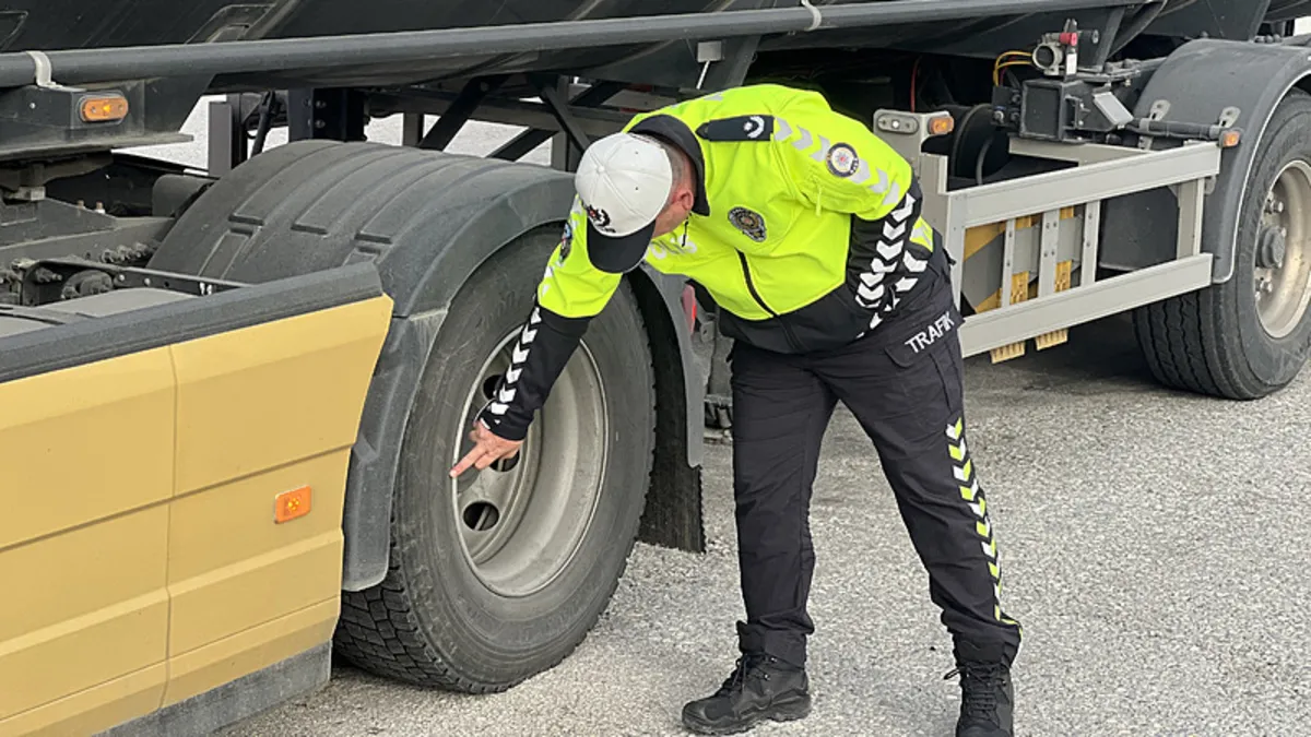 Taşıtlara yönelik kış lastiği denetimleri sıklaştırılıyor Taşıtlara yönelik kış lastiği denetimleri sıklaştırılıyor