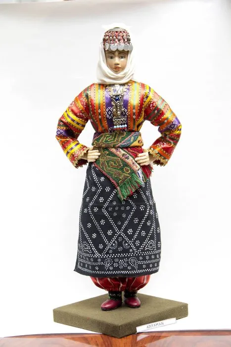 Türkler eskiden nasıl giyinirdi? İl il sıralandı: Detaylar dikkat çekti