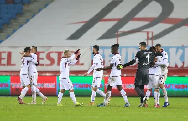 trabzonspor-yenilmezlik-serisini-10-maca-cikarmak-istiyor-1613461062443.jpg