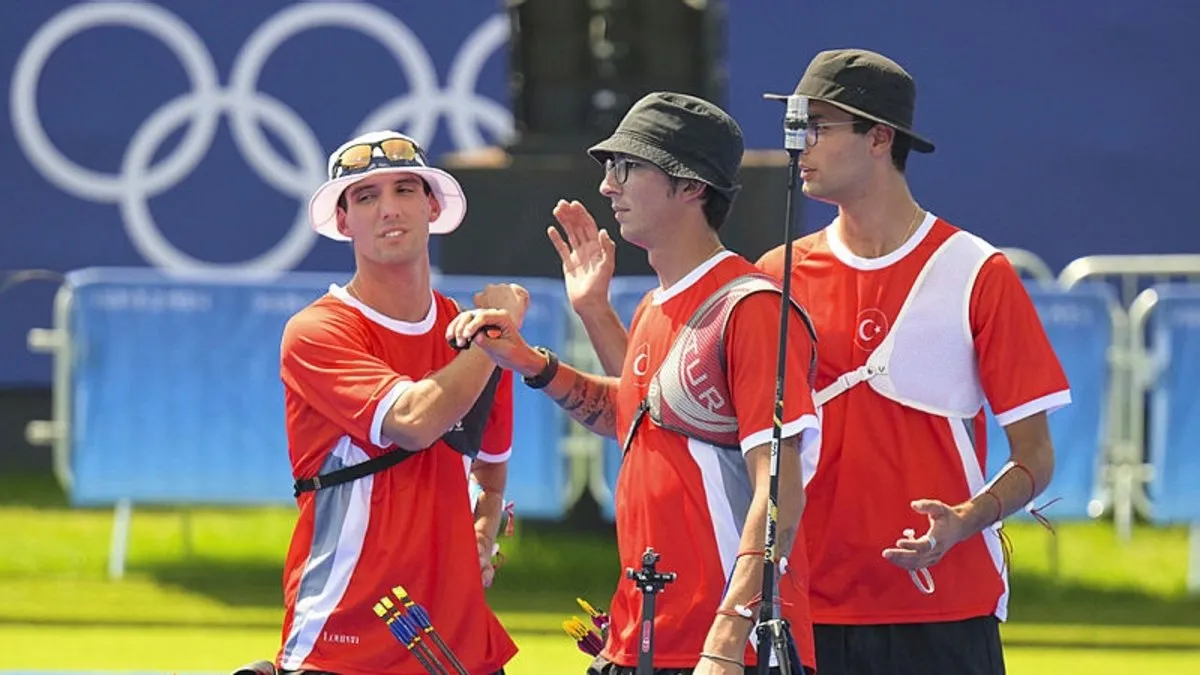 SON DAKİKA: Erkek Okçuluk Milli Takımımız, bronz madalyayı kazandı SON DAKİKA: Erkek Okçuluk Milli Takımımız, bronz madalyayı kazandı