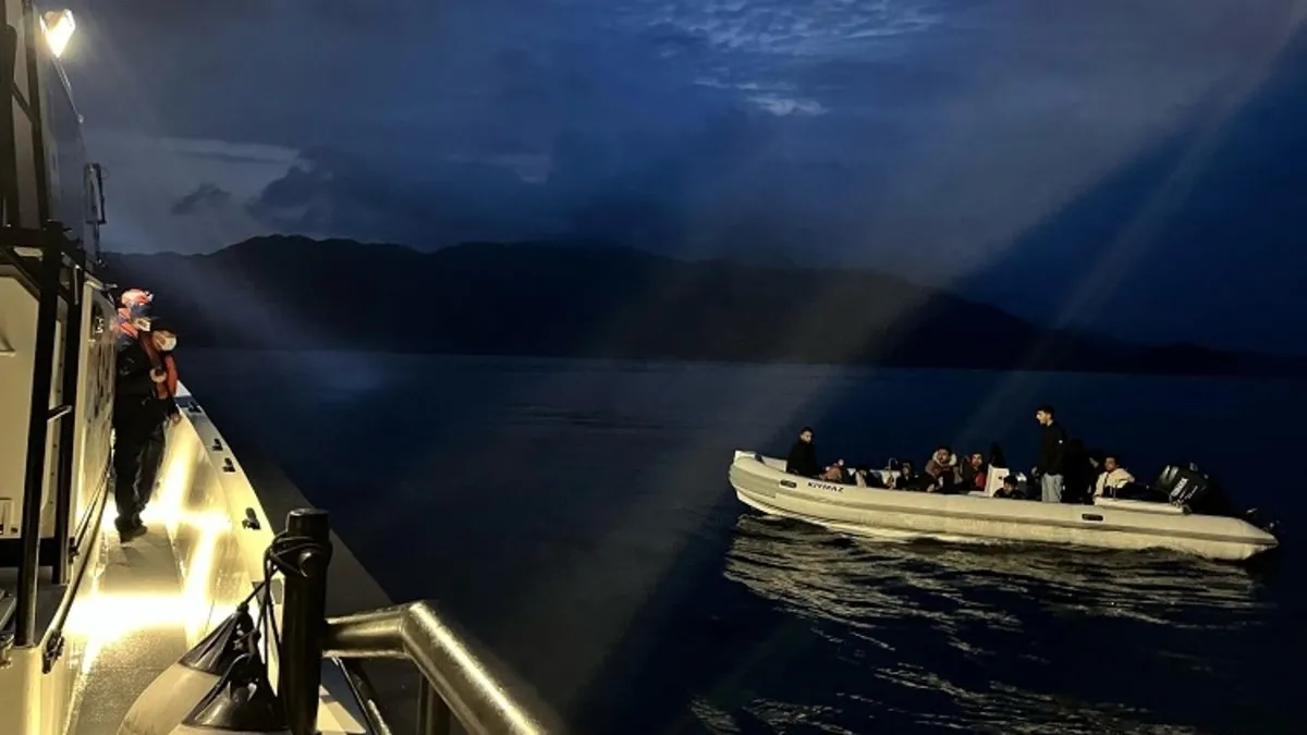 Marmaris’te açıklarında 12 göçmen kurtarıldı! 1 organizatör yakalandı