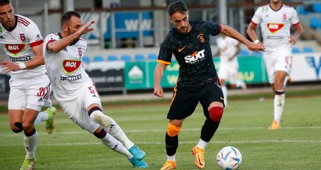 Galatasaray'da Yunus Akgün yeni sözleşmeye koşuyor