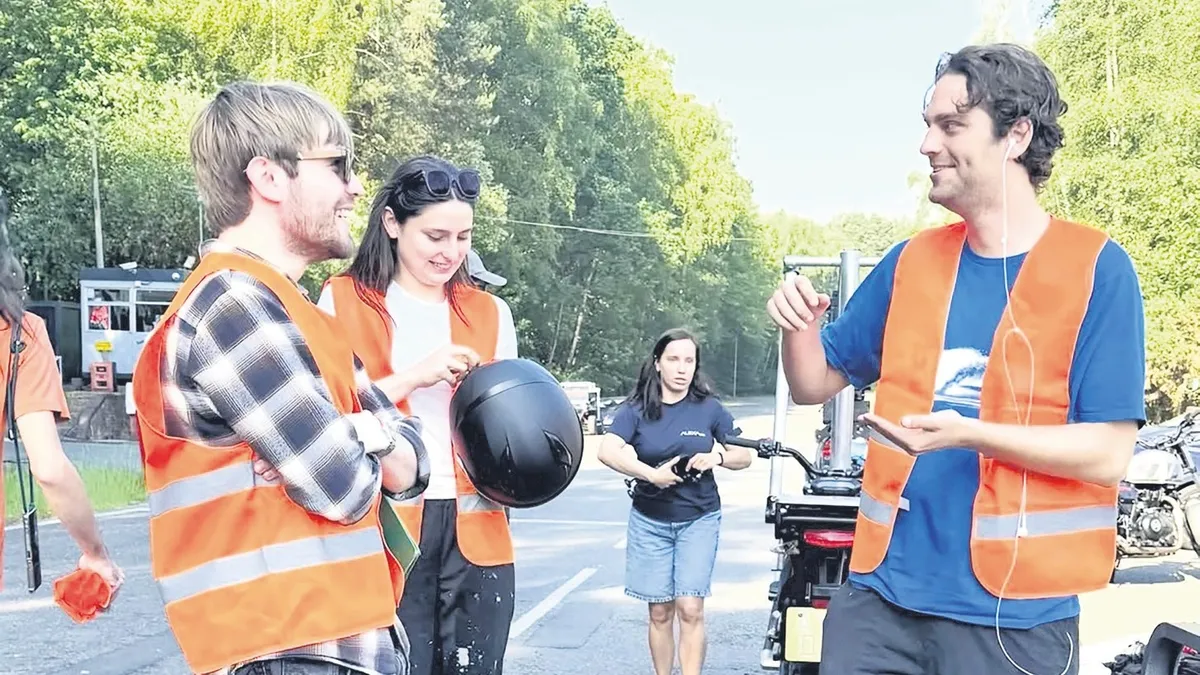 Baba zengin anne zengin, o bağışla film çekti haber görseli