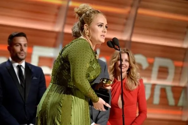 2017 Grammy ödülleri sahiplerini buldu