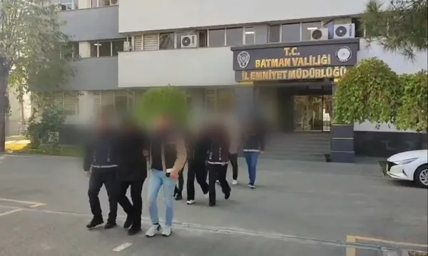 batmanda-tefecilik-operasyonu-2-tutuklama-1764495617564.jpg
