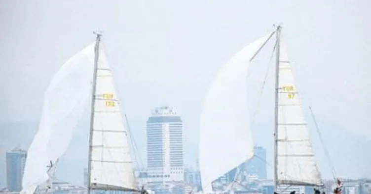 Yelkenliler İzmir Körfezi’ne açıldı