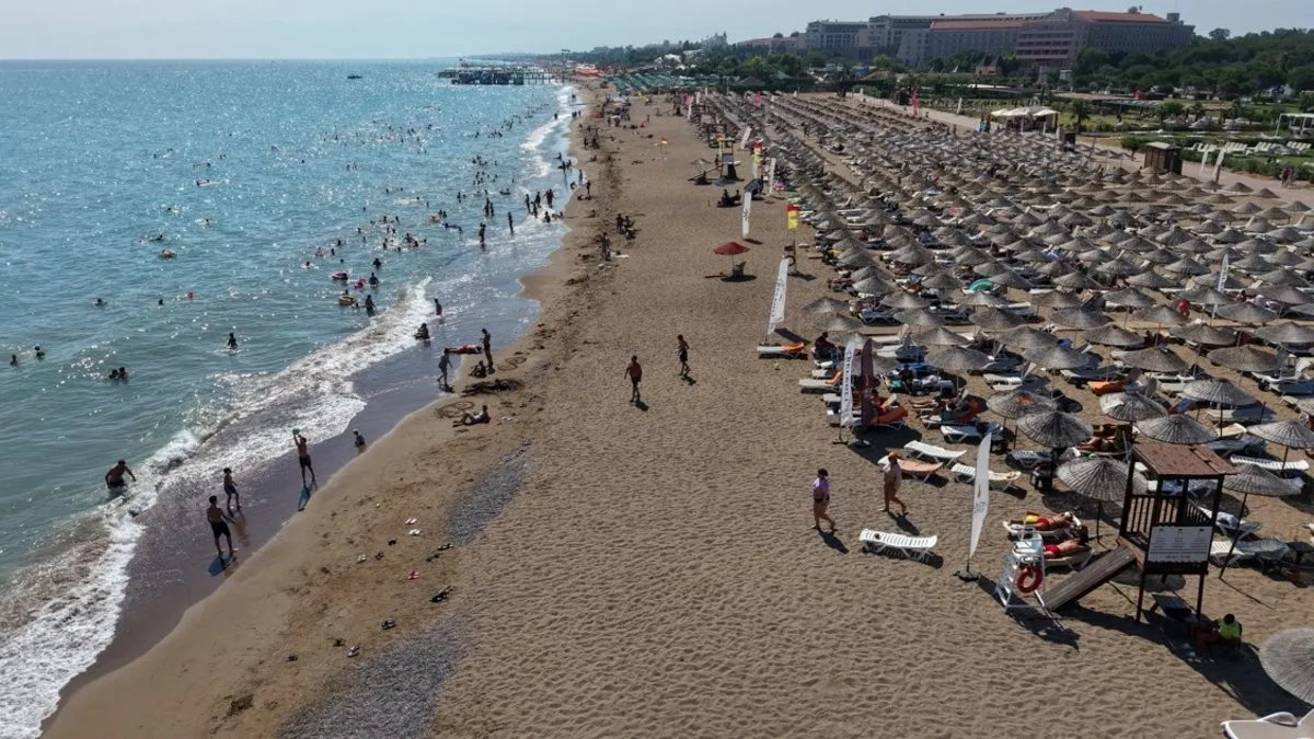 Bakan Mehmet Nuri Ersoy duyurdu! Antalya ziyaretçi sayısında ziyaretçi rekoru kırdı: Tam 2 milyon 216 bin 554 turisti ağırladı! Bakan Mehmet Nuri Ersoy duyurdu! Antalya ziyaretçi sayısında ziyaretçi rekoru kırdı: Tam 2 milyon 216 bin 554 turisti ağırladı!