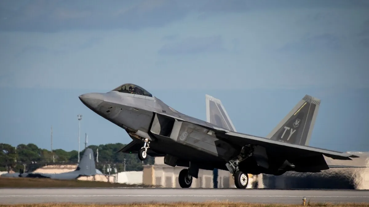 ABD’den gerilimi tırmandıracak hareket: 12 adet F-22 İsrail’e iniş yaptı! ABD’den gerilimi tırmandıracak hareket: 12 adet F-22 İsrail’e iniş yaptı!