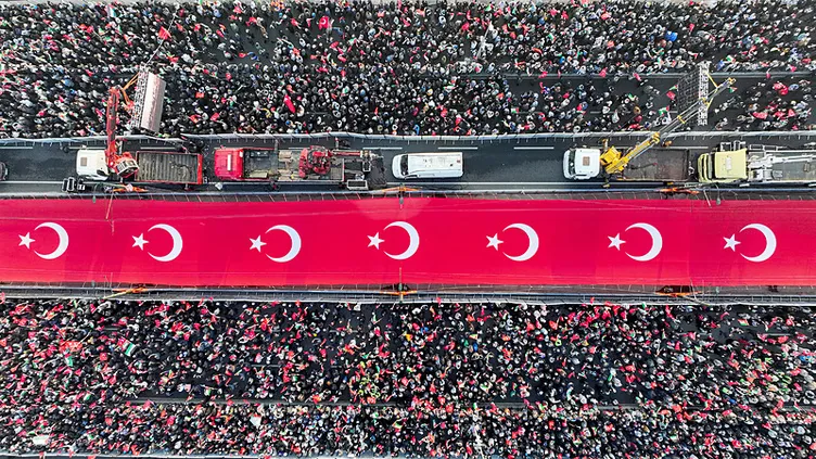Dün Ayasofya, bugün Emevi, yarın Aksa! Dünyaya Galata’dan Gazze mesajı: Karanlık günlere bir güneş doğuyor