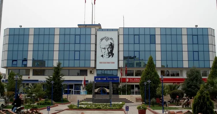 Menderes yine satıyor!