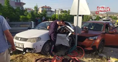 Antalya’da kontrolsüz kavşakta kaza: 3 yaralı | Video