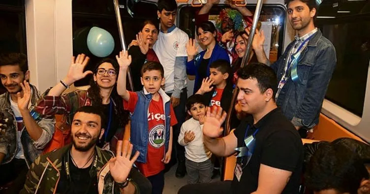 Adana Metrosu’nda otizm farkındalık etkinliği