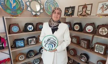 Hatay’da yaşadığı asrın felaketinden sonra Rize’ye gelen Hatice, kurduğu atölyede mozaik sanatını icra ediyor #hatay