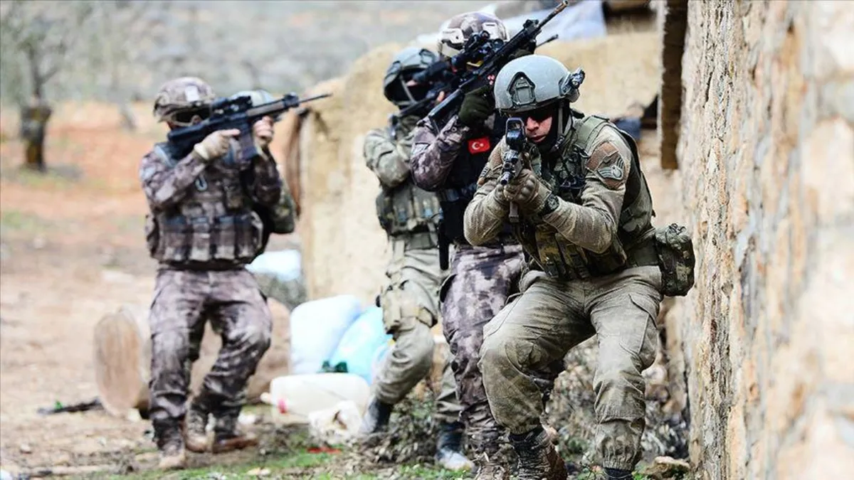 Terör örgütü PKK'ya ağır darbe! 1'i kırmızı, 3'ü turuncu 5 terörist etkisiz