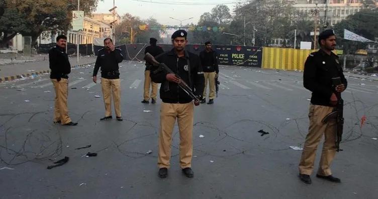 Pakistan’da güvenlik güçlerine bombalı saldırı: 3 ölü