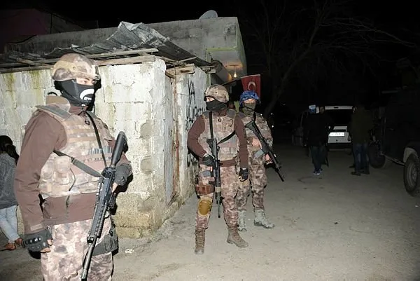 Adana'da Cono aşiretine bin polisle şafak baskını