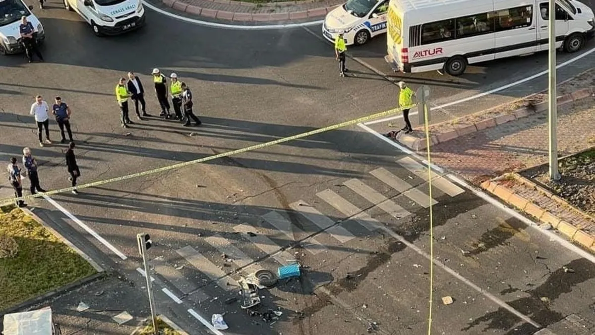 Kayseri’de traktör ile otomobilin çarpıştığı kazada 1 kişi öldü 1 kişi de yaralandı