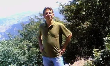 Ölüme halı sahada yakalandı