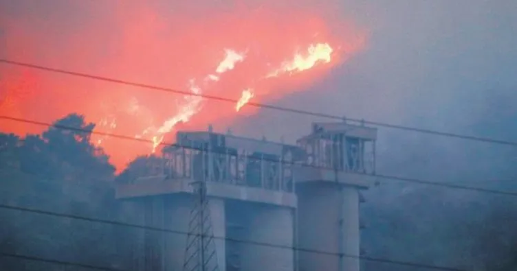 Alevler termik santrale sıçradı