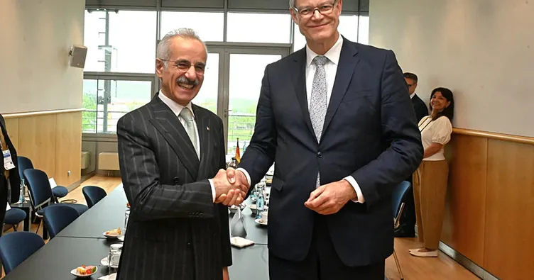 Bakan Uraloğlu, Alman mevkidaşı Schnieder ile görüştü