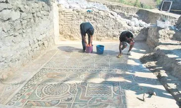 Bin 700 yıllık mozaik taşınıyor