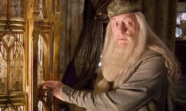 SON DAKİKA | Harry Potter hayranlarını kahreden haber! Büyülü evrenin Albus Dumbledore’u hayatını kaybetti