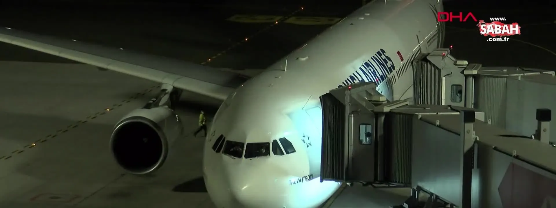 Londra Dan Tahliye Edilen 105 Yolcu Thy Ucagi Ile Istanbul A Geldi Video Videosunu Izle Son Dakika Haberleri