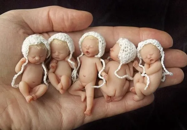 Yeni Doğmuş Bebek Heykelleri Yapan Sanatçının Dünya Tatlısı Minnacık Heykelleri