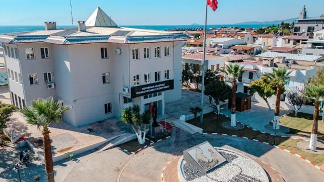 son-dakika-i-icisleri-bakanligi-duyurdu-chpli-belediye-baskani-gorevden-uzaklastirildi-1782852834870.jpeg SON DAKİKA I İçişleri Bakanlığı duyurdu: CHP'li Belediye Başkanı görevden uzaklaştırıldı!