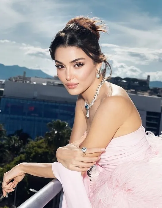 ’Aşk ve Mavi’nin Meyra’sı Hande Erçel ve ablası Gamze Erçel’den duygusal sözler: Birbirimizin dert ortağıyız