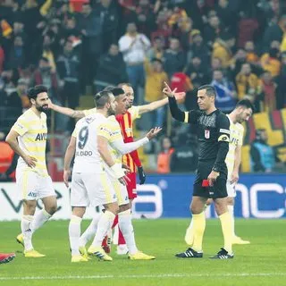 CIP’te gergin anlar!