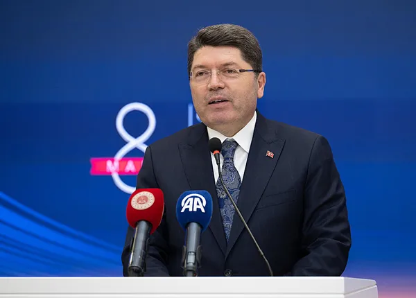son-dakika-adalet-bakani-yilmaz-tunctan-ekrem-imamoglunun-gozaltina-alindigi-sorusturmayla-ilgili-aciklama-1742387560345.jpg
