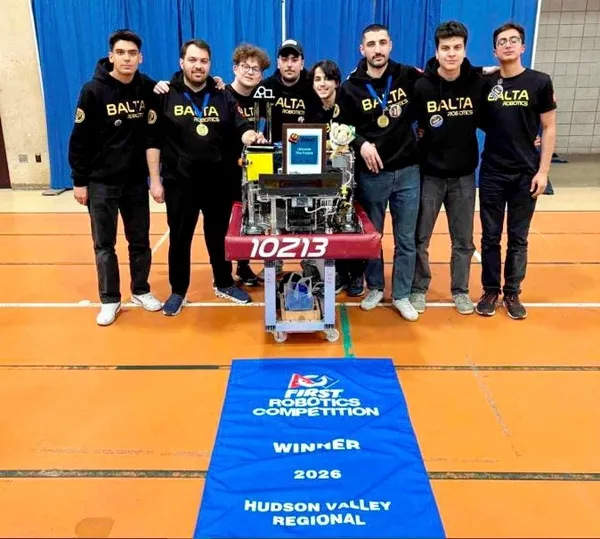 bahcelievler-anadolu-lisesi-robotik-takimi-new-yorkta-48-takim-arasinda-sampiyonlugu-kazandi-1774363798916.jpg