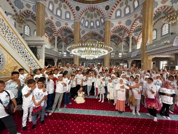 tugvadan-osmanli-camisinde-manevi-bulusma-1786110112125.jpg