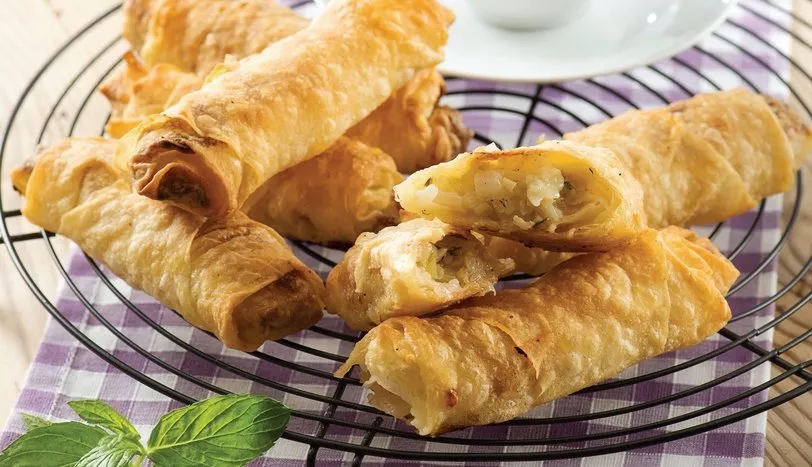 Pırasalı peynirli börek Tarifi BöreklerÇörekler ve Poğaçalar Sofra