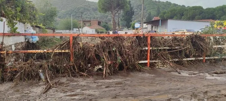 İzmir ve Aydın’da sel felaketi: 2 ölü 2 kayıp! Evler yıkıldı, araçlar suya gömüldü