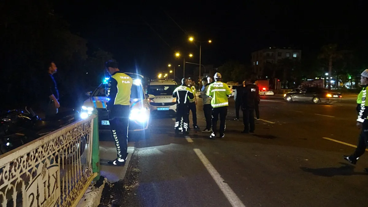 Kilis’te TIR ile motosiklet çarpıştı: 2 kişi ağır yaralandı Kilis’te TIR ile motosiklet çarpıştı: 2 kişi ağır yaralandı
