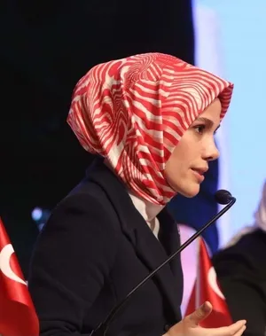nun-vakfi-baskani-esra-albayrak-somurgecilik-kapanmadi-farkli-bicimlerde-yeniden-uretildi-1777808710676.jpg