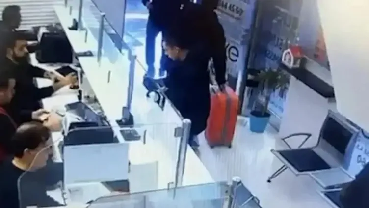 SON DAKİKA | Antalya’da Muhittin Böcek ve ailesi dövizciyi komşu kapısı yapmış: Rüşveti dövize çevirme yarışı