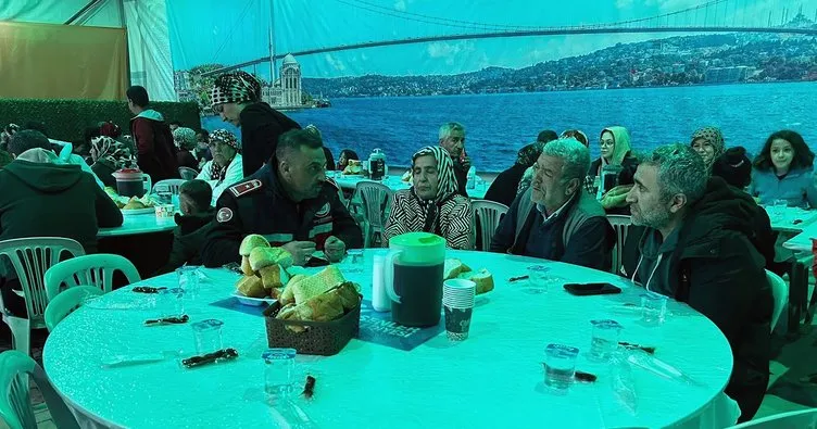 ESKAT, kurtardığı depremzedelerle iftar yaptı